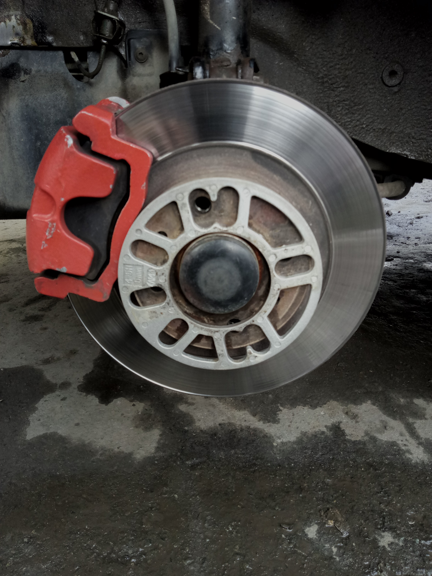 Между диском и ступицей. Проставки для колесных дисков пассат б5. Балансировочные кольца на ступицу ваз 2114. Между диском и ступицей. Центровочные кольца на ваз 2107.