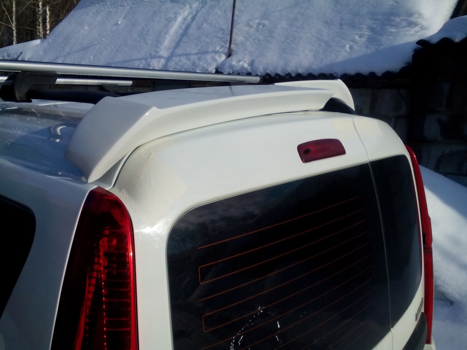 наклеиваю малярный скотч для разметки — Lada Ларгус