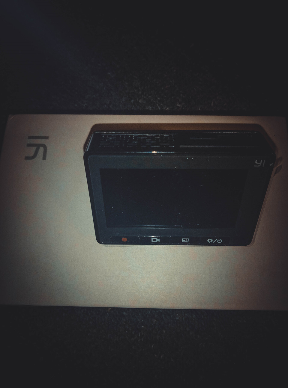 Xiaomi Yi экран — Mitsubishi Montero Sport (1G)