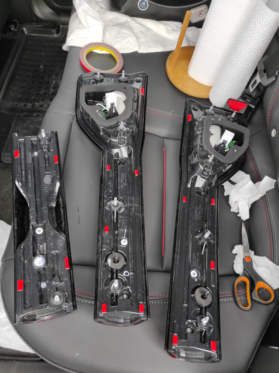 код краски chery tiggo 7 pro. eampZo8BUgwfDxkFwlGmsp X42E 960. код краски chery tiggo 7 pro фото. код краски chery tiggo 7 pro-eampZo8BUgwfDxkFwlGmsp X42E 960. картинка код краски chery tiggo 7 pro. картинка eampZo8BUgwfDxkFwlGmsp X42E 960. Интересную особенность расцветки моего автомобиля, я заметил еще в салоне при покупке. Краска не металлик, я не увидел блестящих вкраплений, но в зависимости от освещения, машина бывает от лазурного (зеленого, именно по ЭПТС у меня цвет — зеленый) — до бирюзового цвета(ближе к светло голубому). И зависит это от погоды, стоит машина в тени или на солнце. Я подозреваю, что цвет краски меняется от количества ультрафиолета (т.е солнечных лучей). Вот такой фокус.)