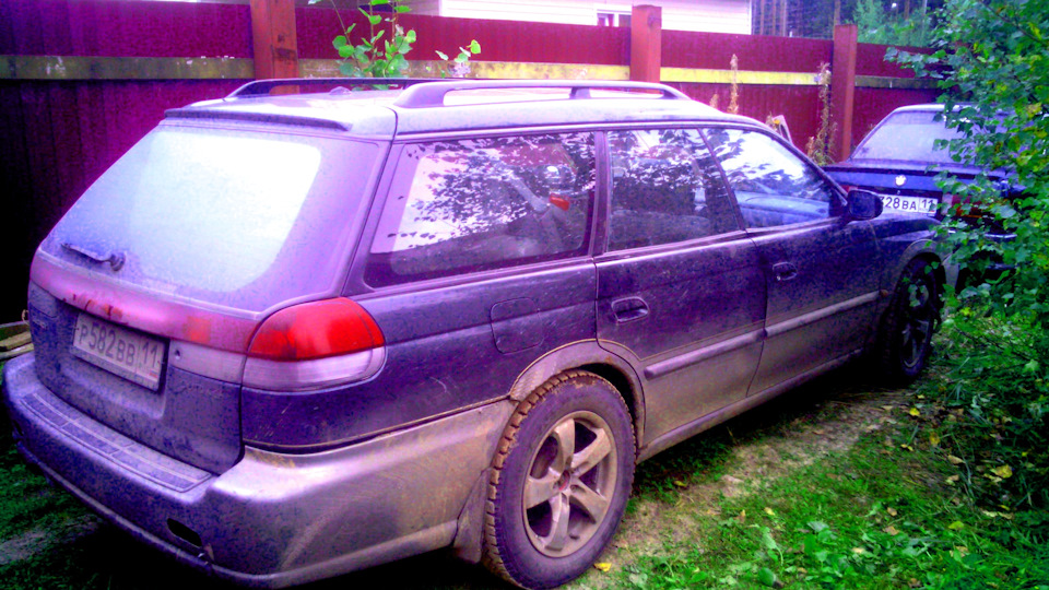 Subaru Legacy Outback вагоносарай