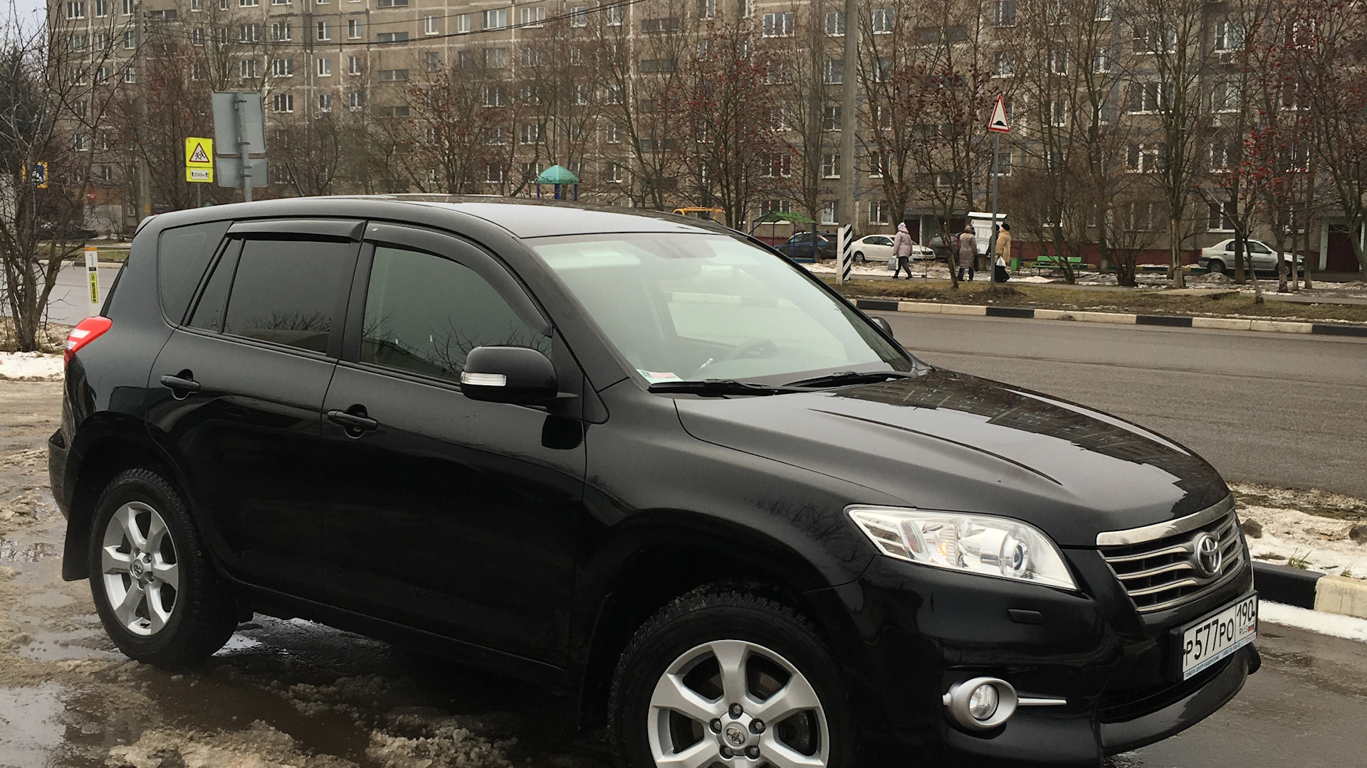 4 2011 года. RAV 4 2021 черный на парковке. Тойота рав 4 fdnj he 2011сведитильства оригистрацый. Показать тпета рав 4 зимой 163 регион.