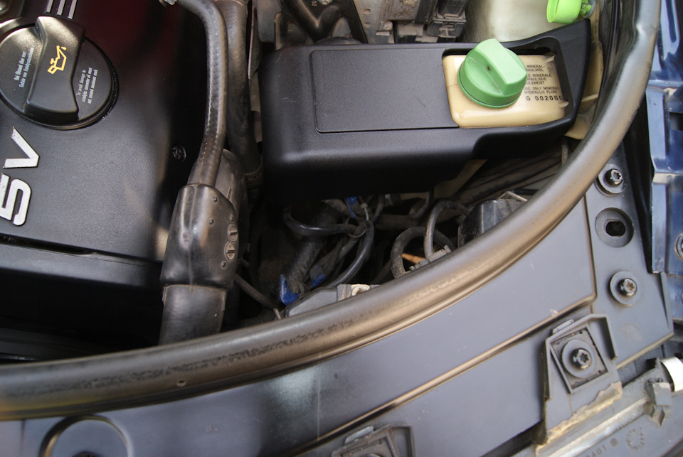 Промывка системы ГУР и плановая замена жидкости — Audi A6 Avant (C5), 2 ...