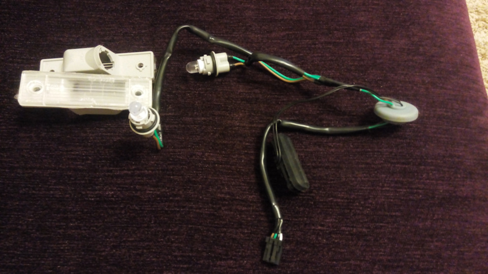 Лечим "болячки" (кнопка багажника и датчики парктроника) и пр ...