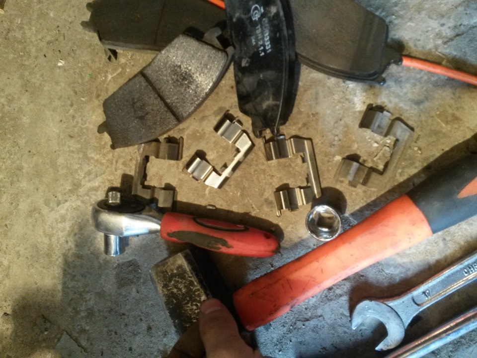 Замена резинок стабилизатора Акцент + замена колодок — Hyundai Accent ...