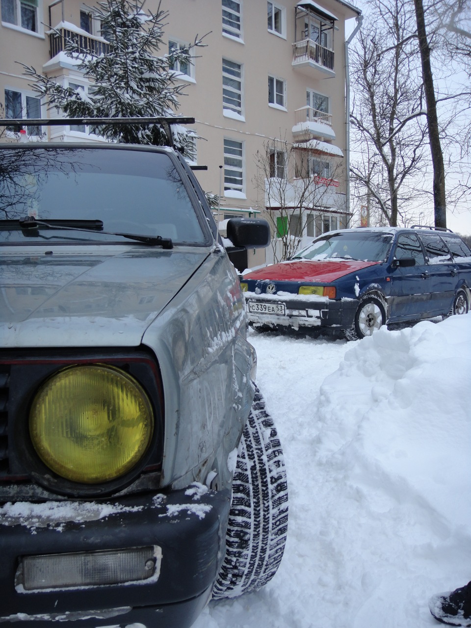 Сразу же захотелось поставить белые поворотники и забронировать фары в ...