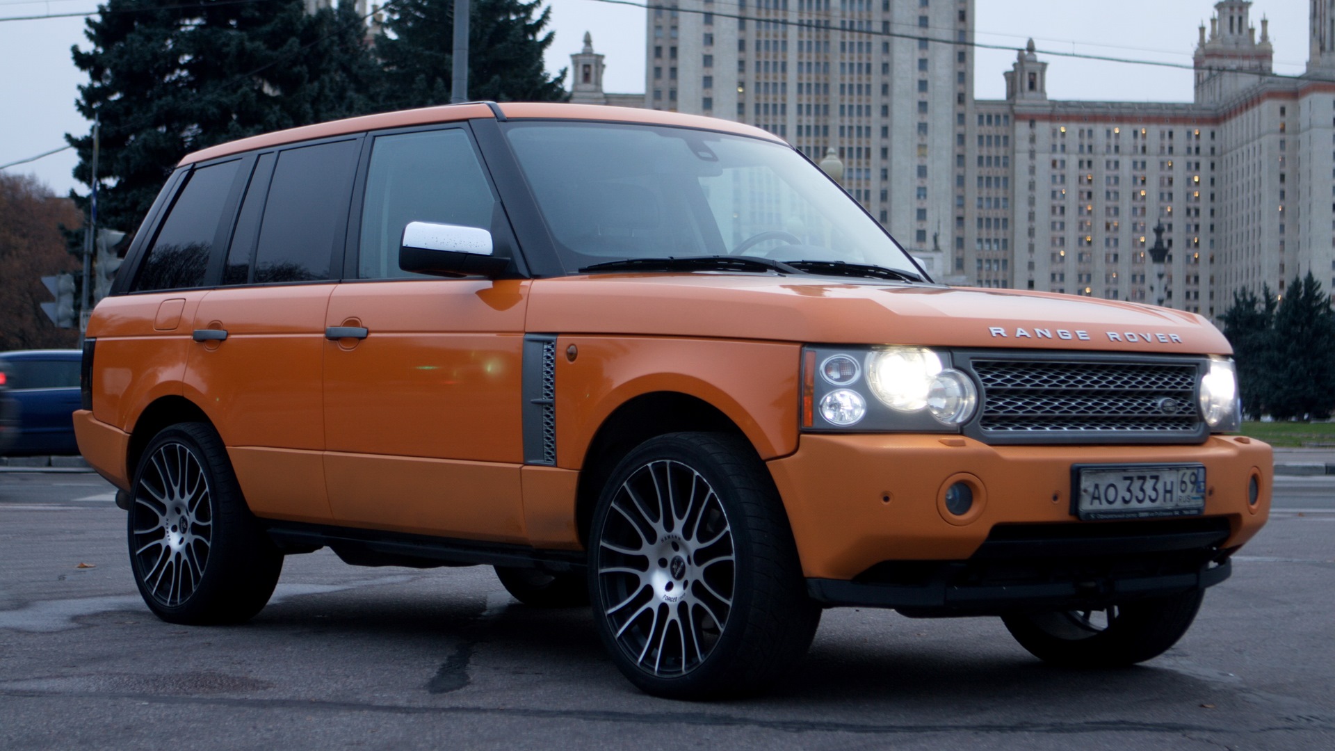 Range Rover Sport оранжевый