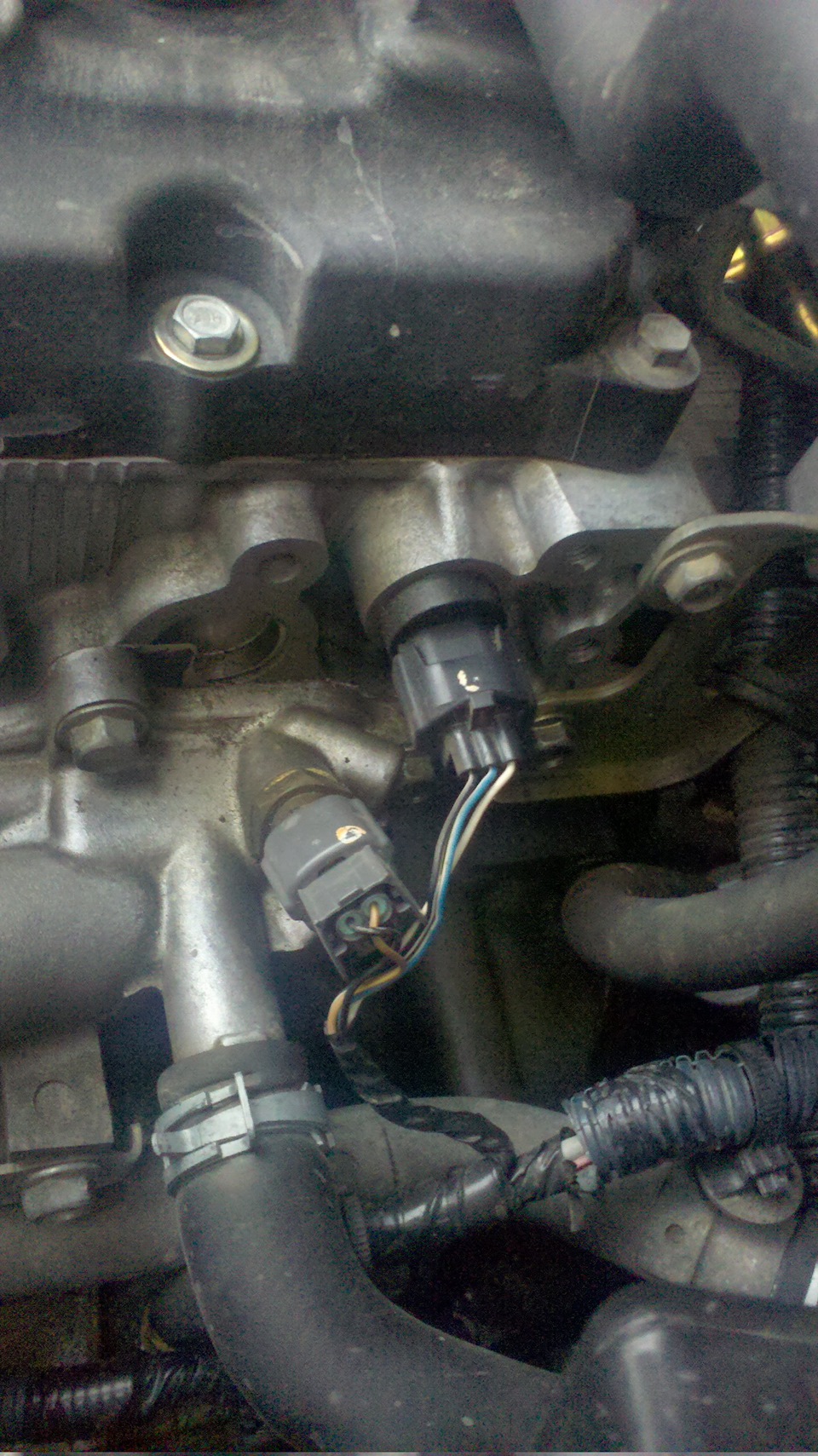 Устранение подтеков масла или замена кольца датчика распредвала ...