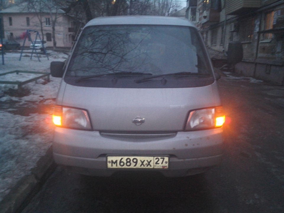 Как поменять лампочку ниссан ванетте Втулки рессор, масло, габариты - Nissan Vanette (4G), 1,8 л, 2003 года своими ру