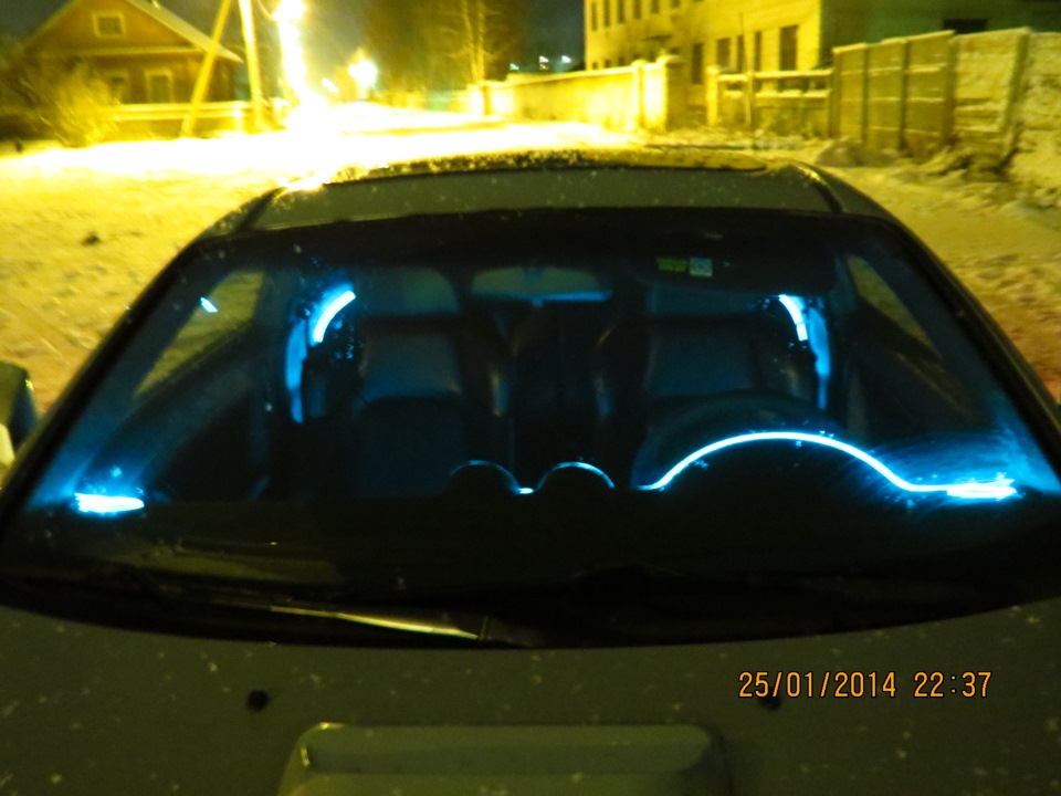 подсветка салона и частичная оклейка торпеды ( катайской алькантарой ...