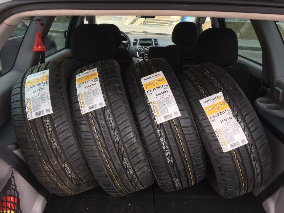 Колеса на митсубиси асх 1. Покрышка митсубиси фусо. Bnr32 wheel to mitsubishi. Запасное колесо на mitsubishi l200. Размер резины митсубиси грандис.