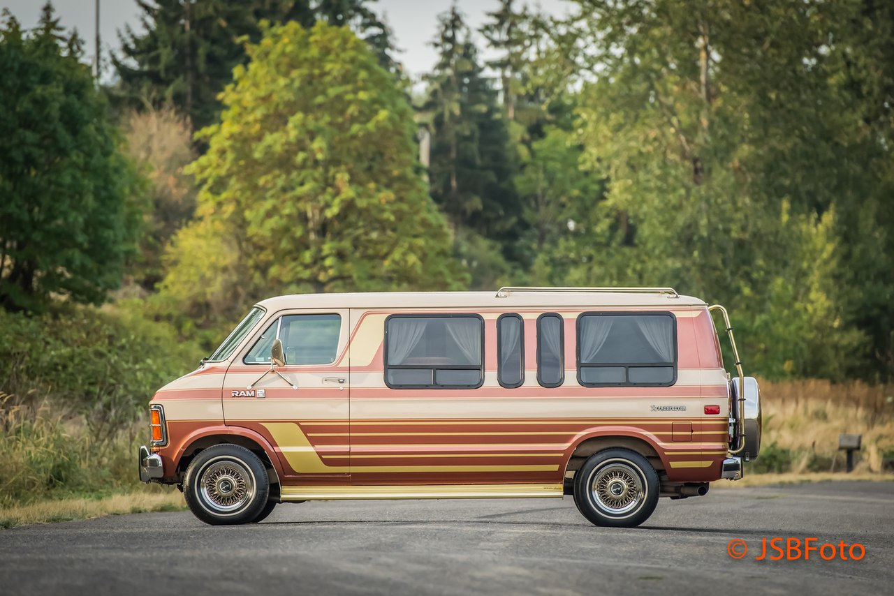 РњРёРЅРёРІСЌРЅ dodge Ram van