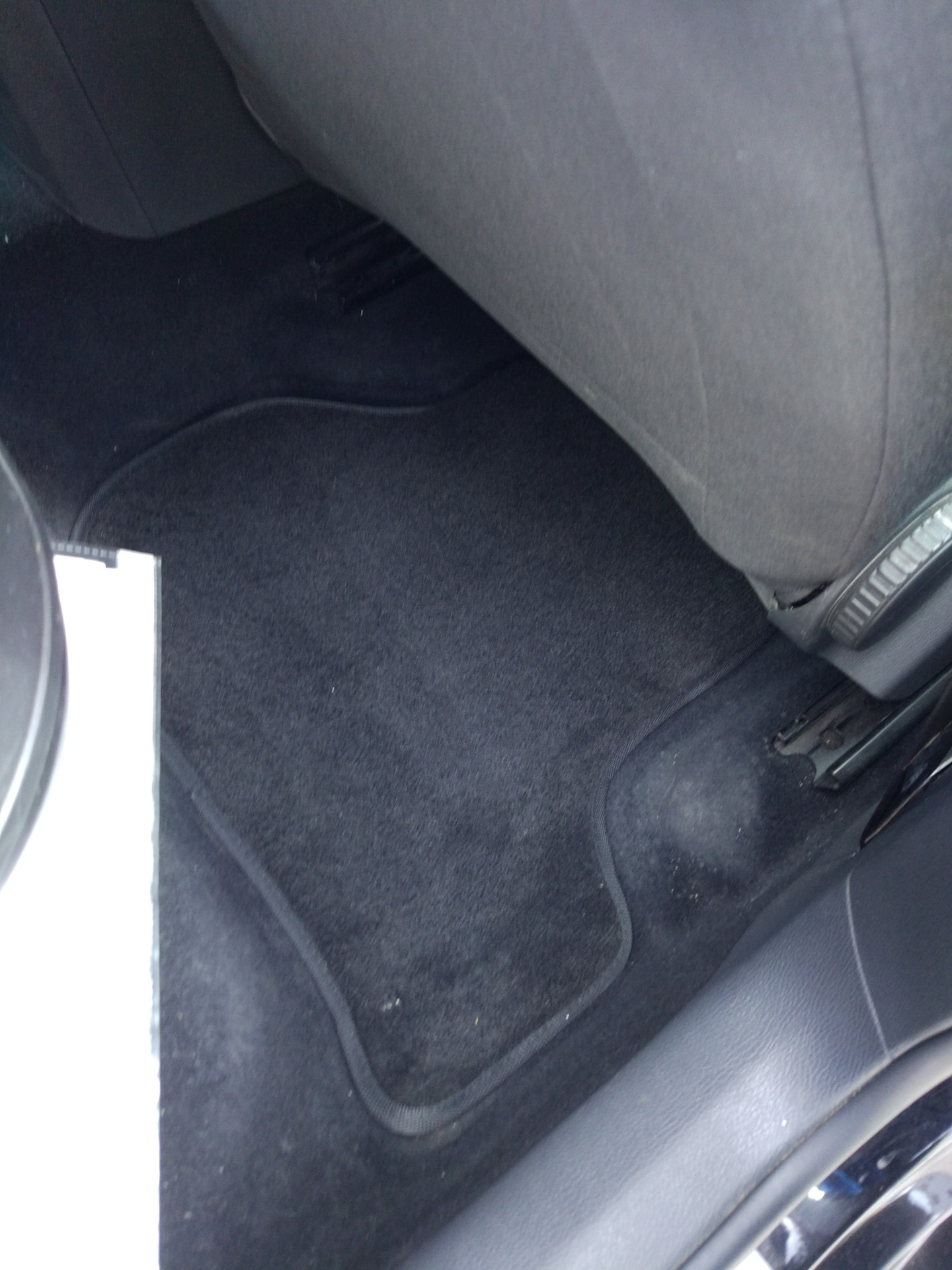 Замена ковриков — Volkswagen Jetta V, 1,6 л, 2007 года | аксессуары ...