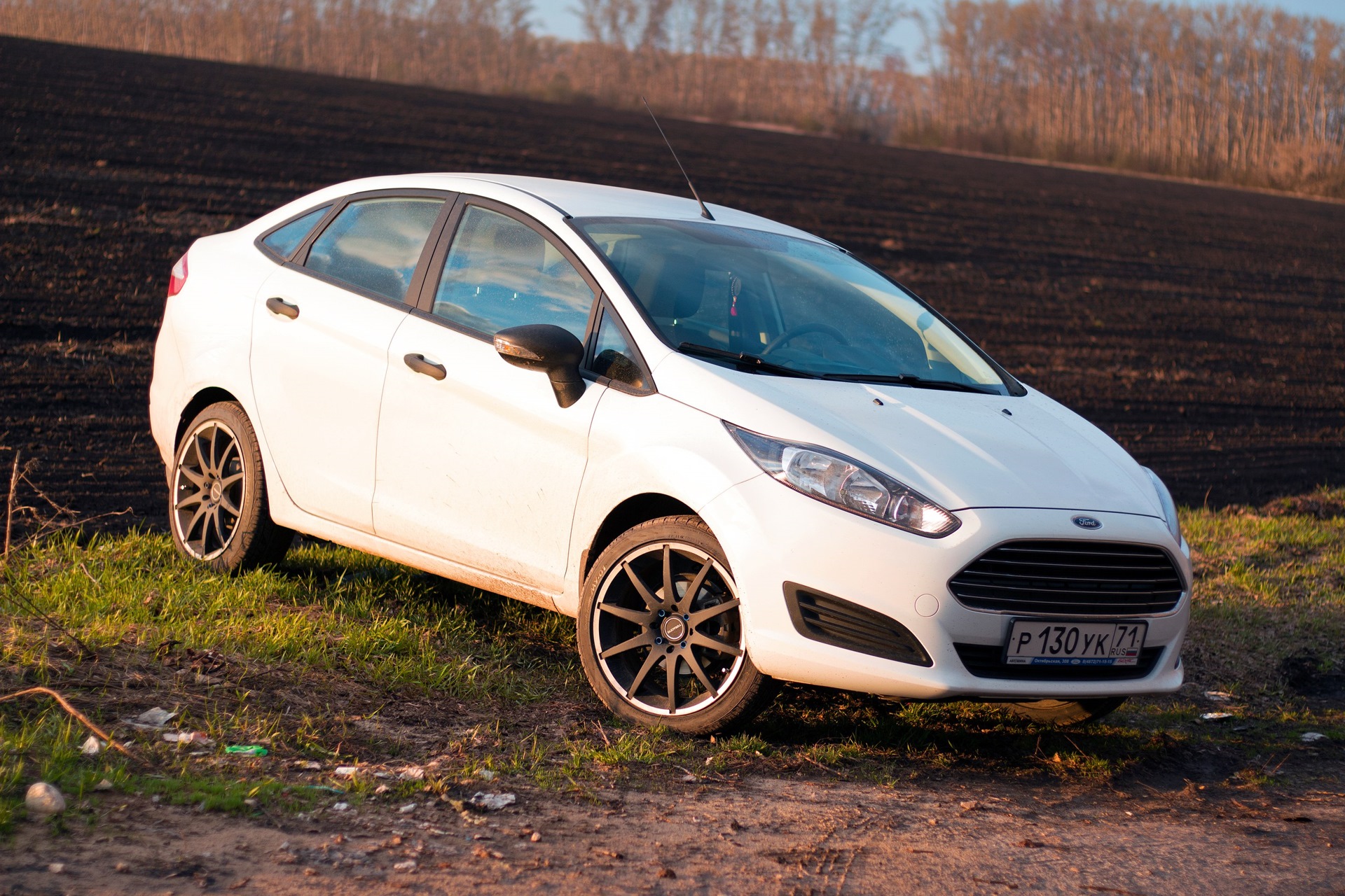 Ford Fiesta 6 седан