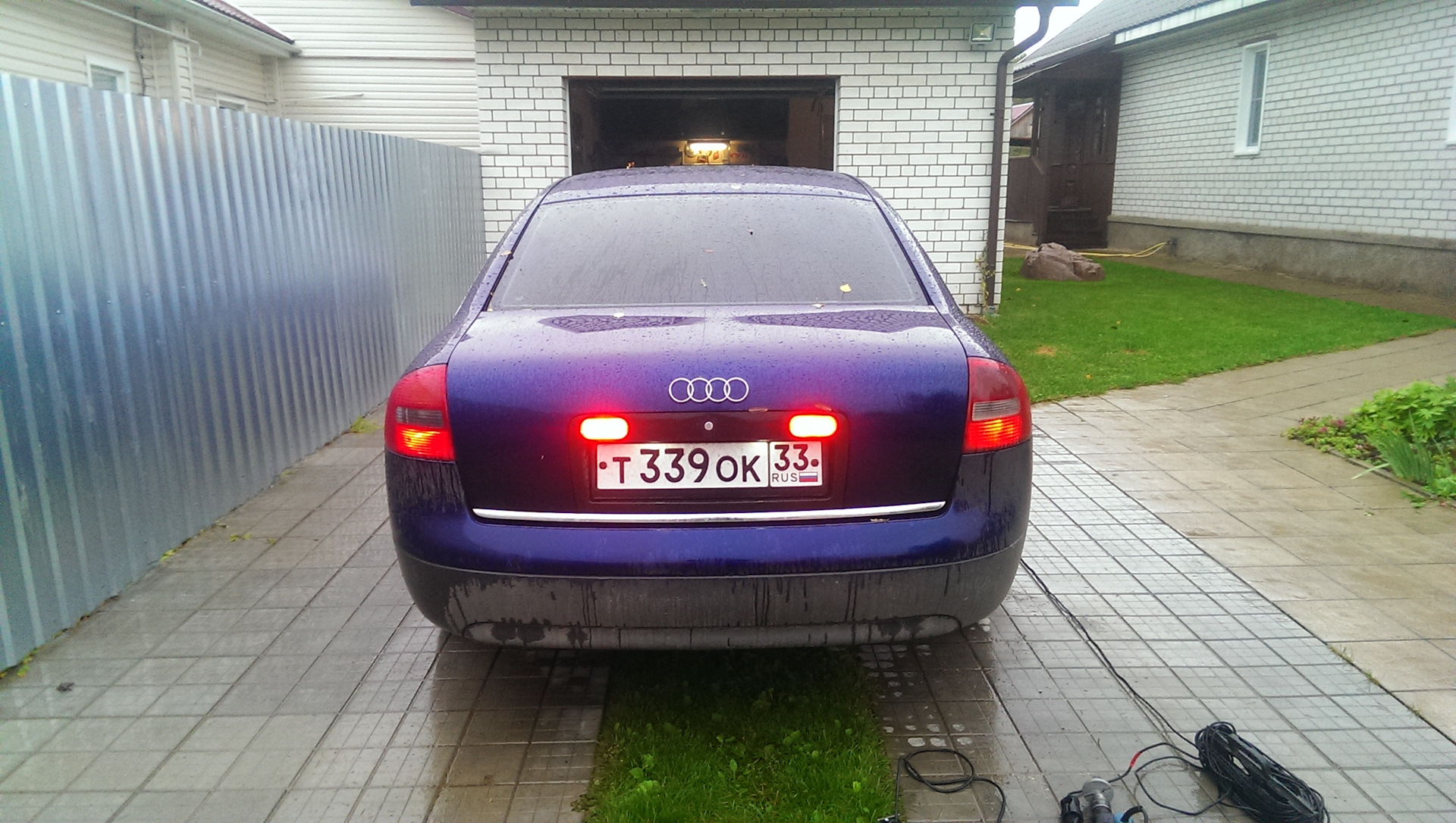 Ауди а6 дальний свет. Ауди а6 с5 1997. Audi a6 c5 1998. Audi a6 c5 фиолетовая. Ауди а6 с5 американские габариты.