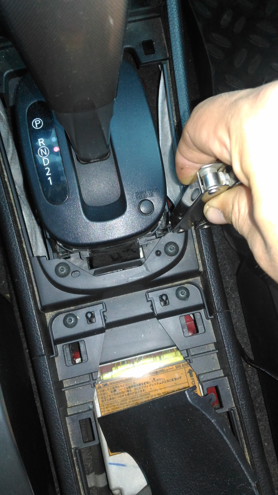 Как поменять лампочку подсветки акпп Подсветка АКПП, замена лампы - Nissan Tiida (1G), 1,6 л, 2011 года электроника D