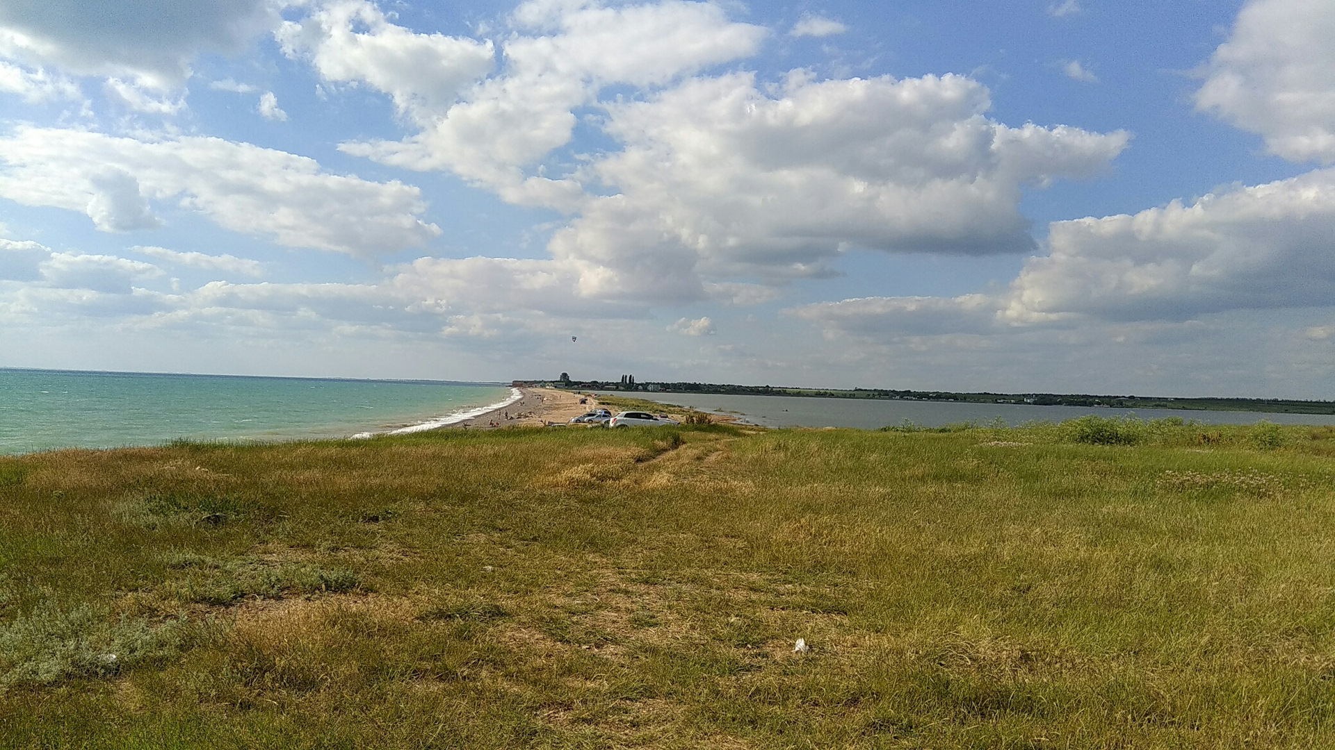 Поселок фрунзе крым. Фрунзе Крым море. Коса Фрунзе Крым. Пляж Фрунзе Крым. Фрунзе Крым фото.