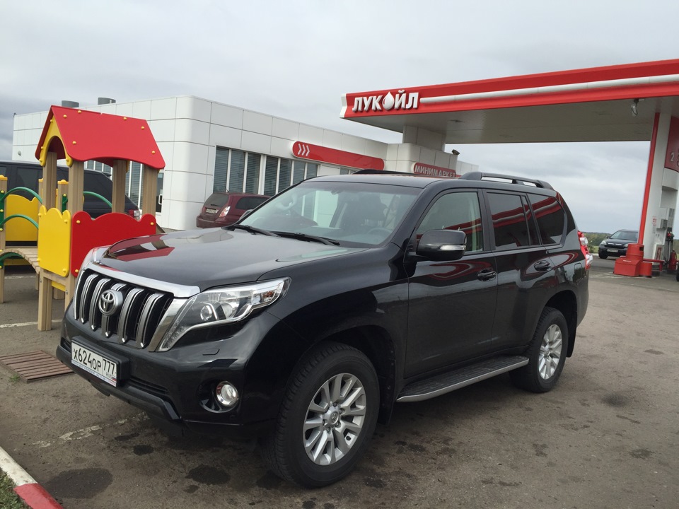 Крузер прадо бензин. Land Cruiser Prado 2. Prado 2.8. 2.8 Дизель Тойота Прадо.