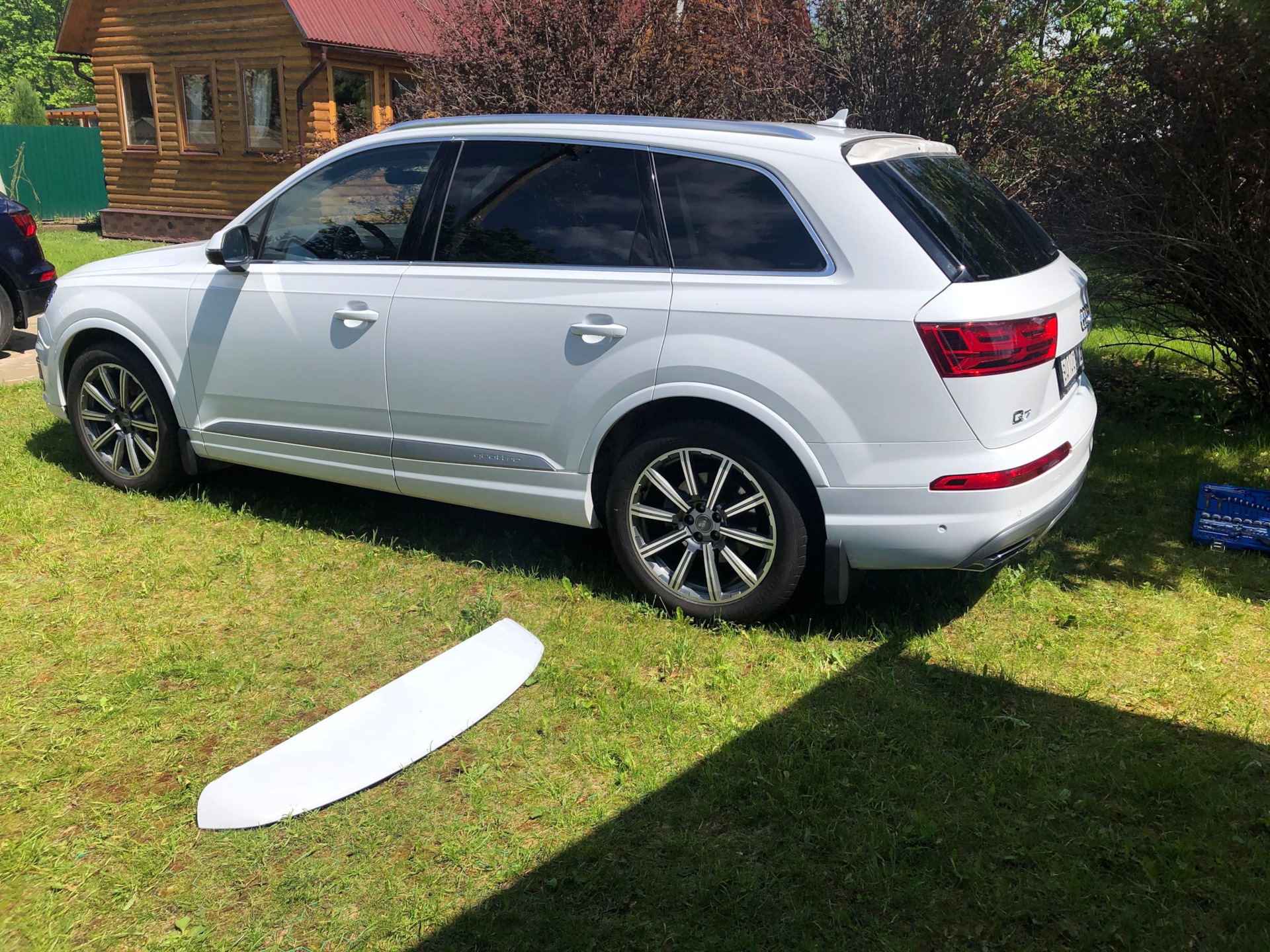 Вода в багажнике — Audi Q7 (2G), 3 л, 2017 года | своими руками | DRIVE2