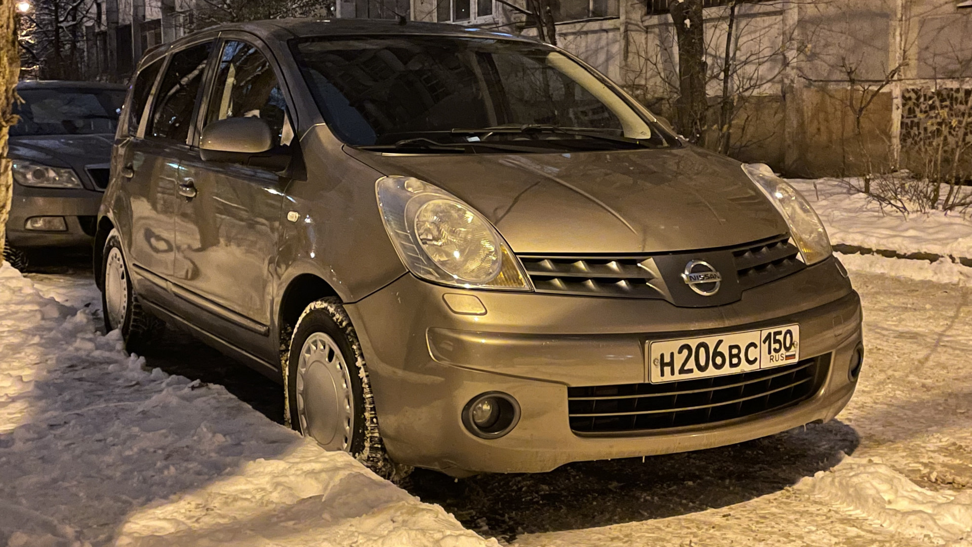 Nissan Note (1G) 1.6 бензиновый 2006 | 1.6 мт Вжик! на DRIVE2