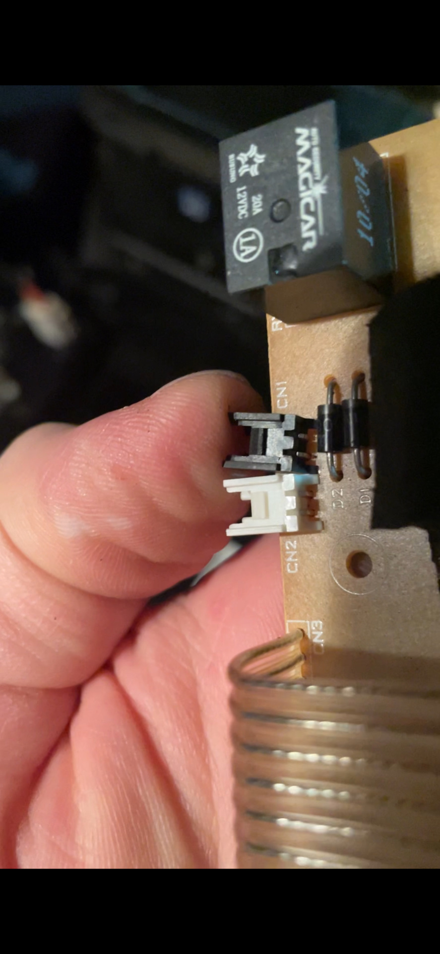 Разъемы платы, сильно шевелятся — KIA Ceed (1G)