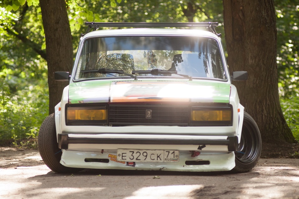 Lada 2105 stance