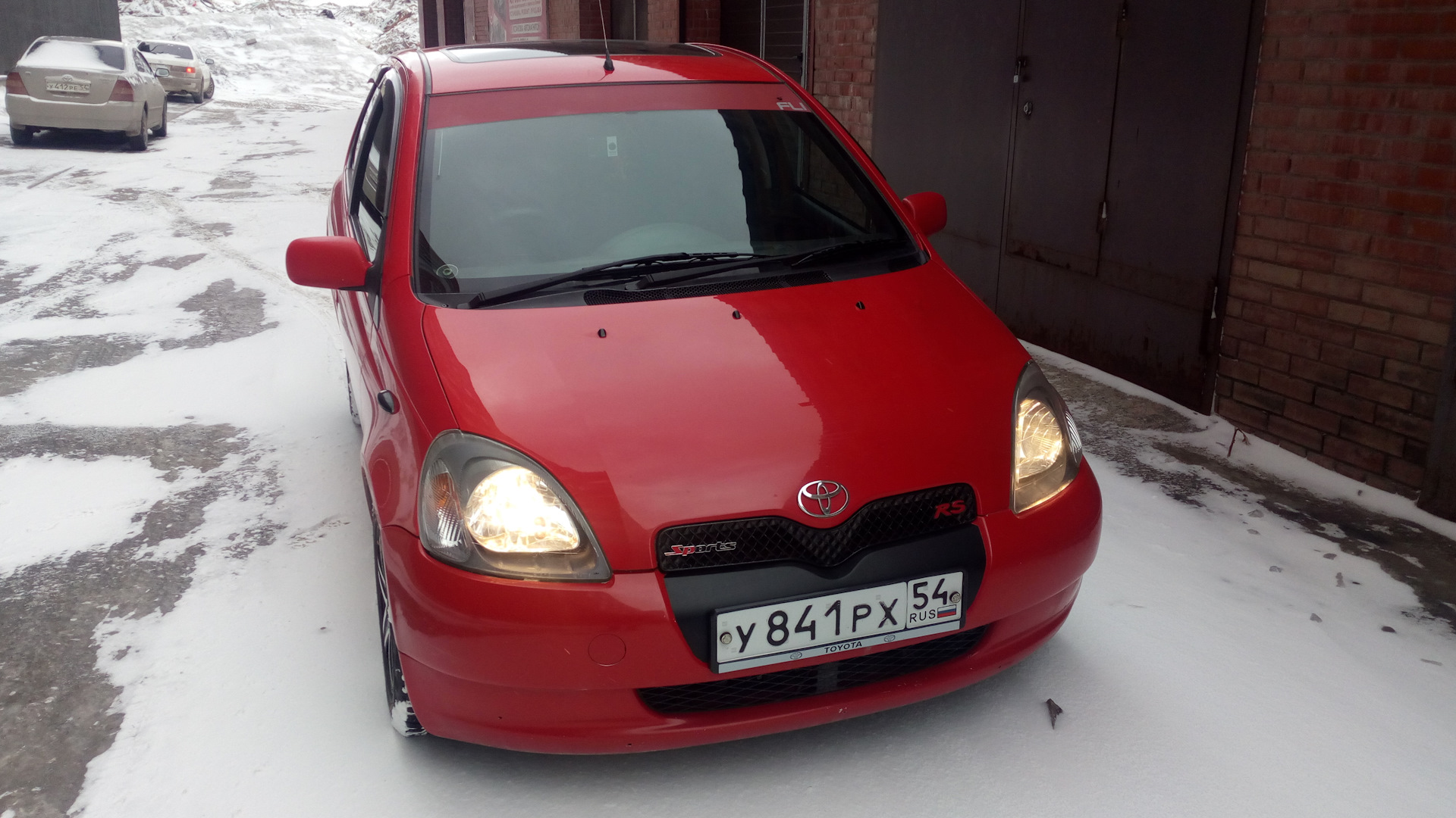 Toyota Vitz (10) 1.3 бензиновый 2001 | RS на DRIVE2