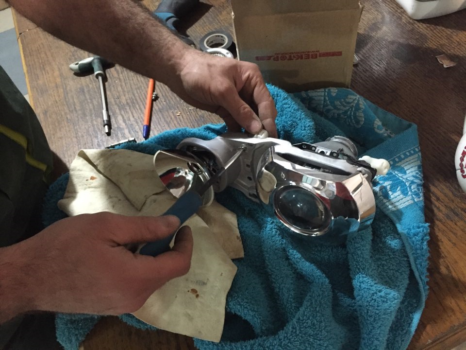 Реставрация фары. — BMW 7 series (E65/E66), 4 л, 2006 года | визит на ...