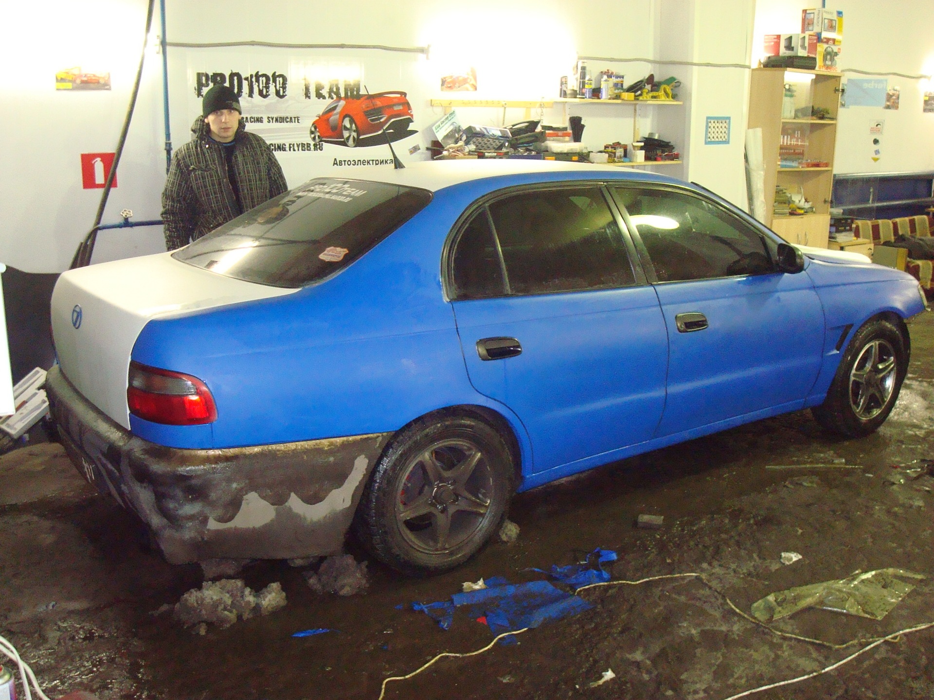 Vinyl wrapping process part 2 - Toyota Carina E 20L 1995