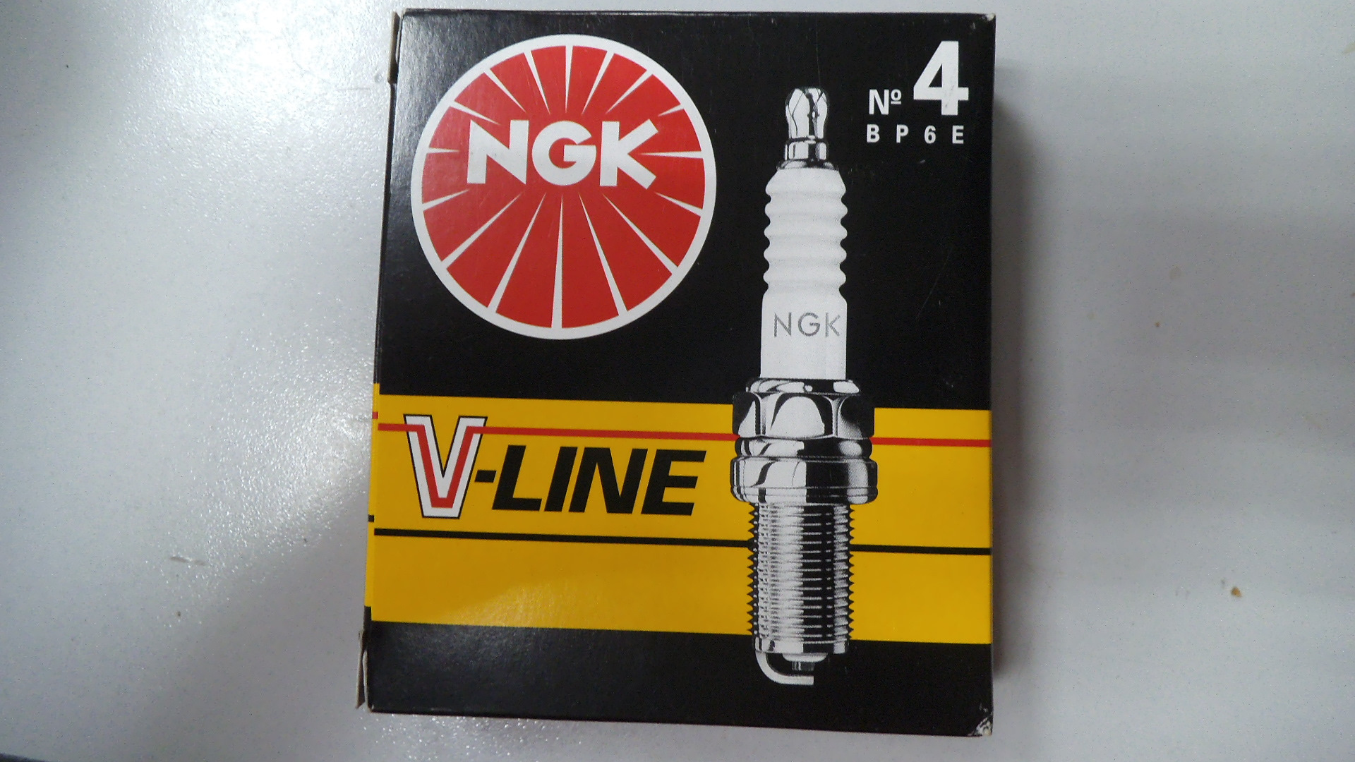 Свечи ngk line. NGK V-line 4. NGK №4 bp6e. NGK bp6e v-line 4. Свечи 2526 NGK V line.