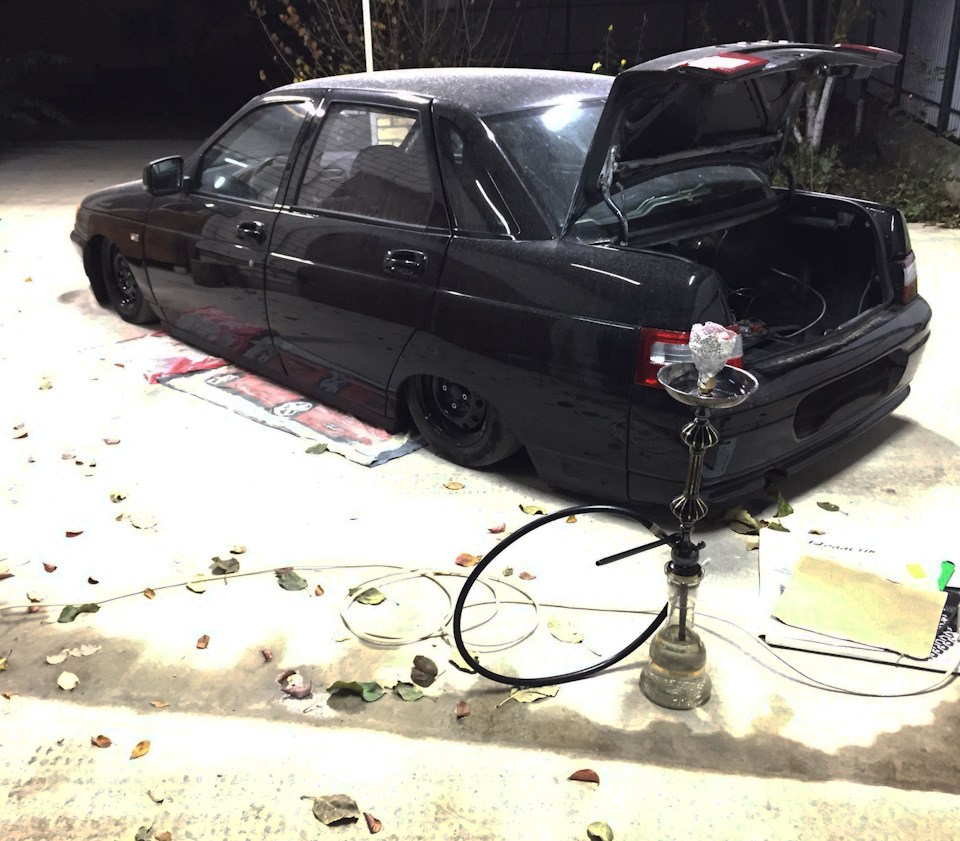 Продолжаем шумить, сегодня доделал багажный отсек, остались двери ...