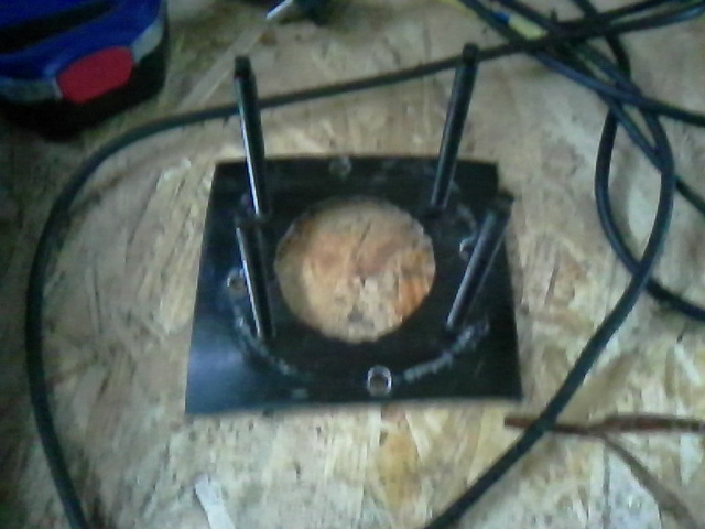 Родиной ниссановский разбираем и вырезаем вот эту часть со шпилькам и — Nissan Navara (2G)