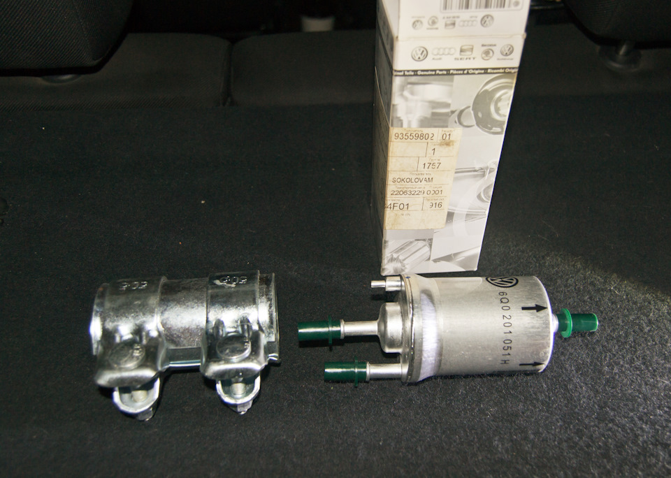 Замена топливного фильтра — Skoda Fabia Mk1, 1,4 л, 2003 года ...