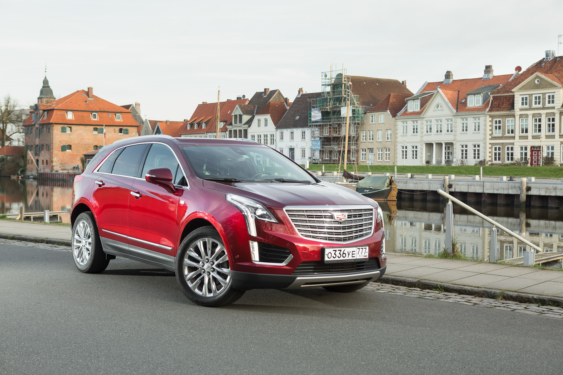 Cadillac xt5 красный. Cadillac кроссовер xt5. Кадиллак xt5. Cadillac xt5. Кадиллак xt5 2021.