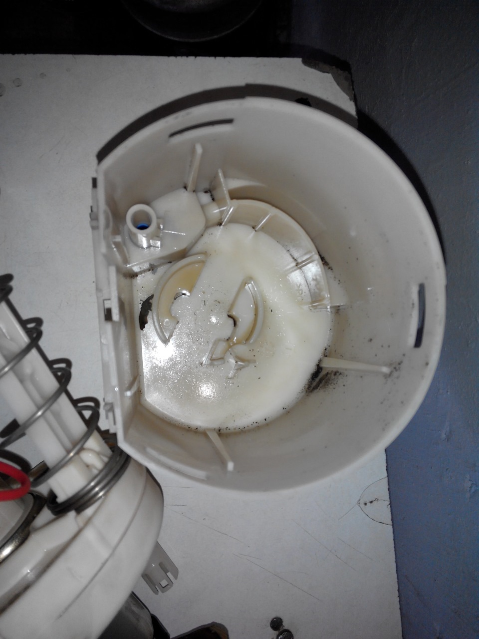 Сеточка бензонасоса — Ford Fusion, 1,4 л, 2008 года | своими руками ...