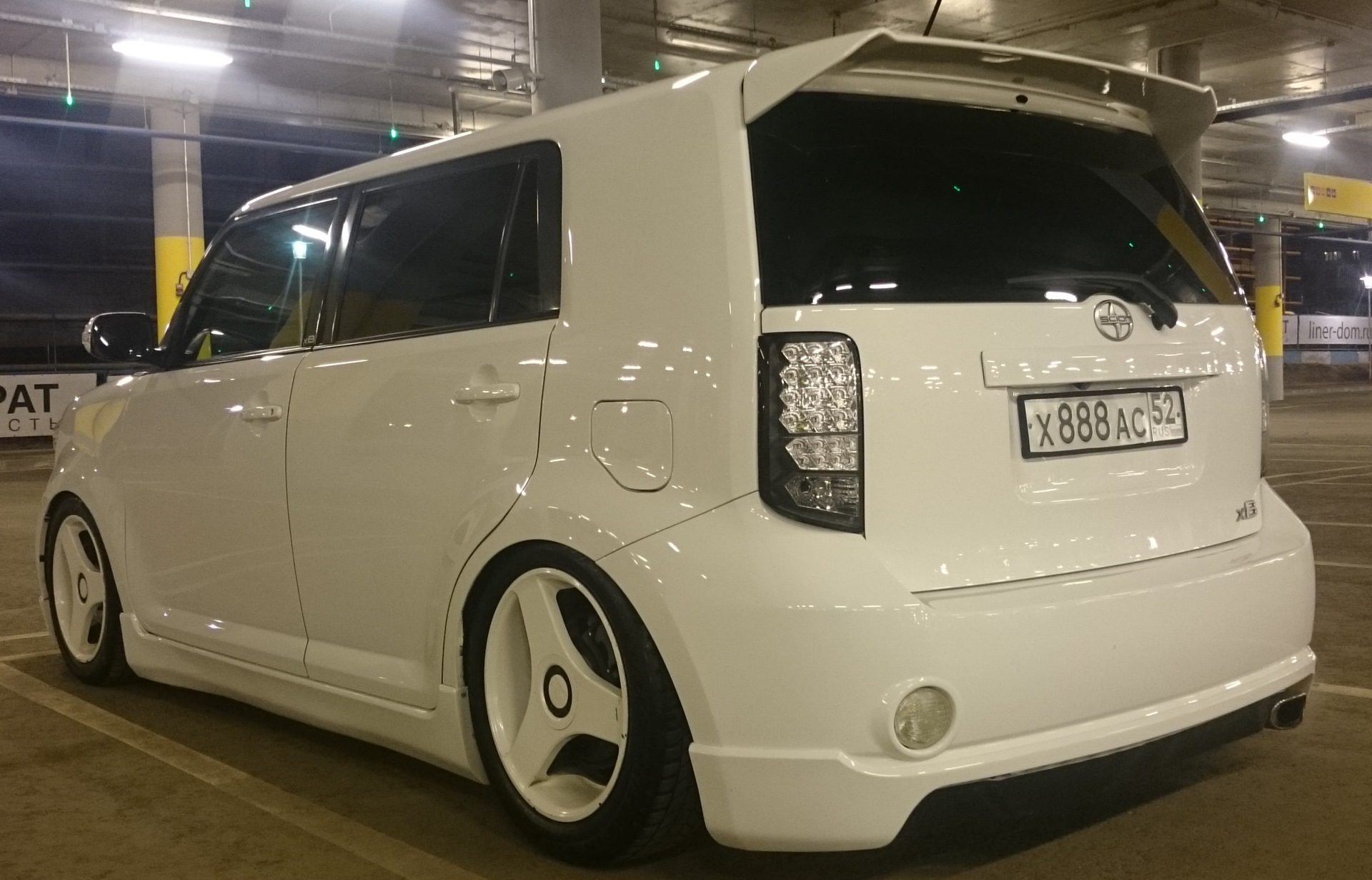 Scion XB 2