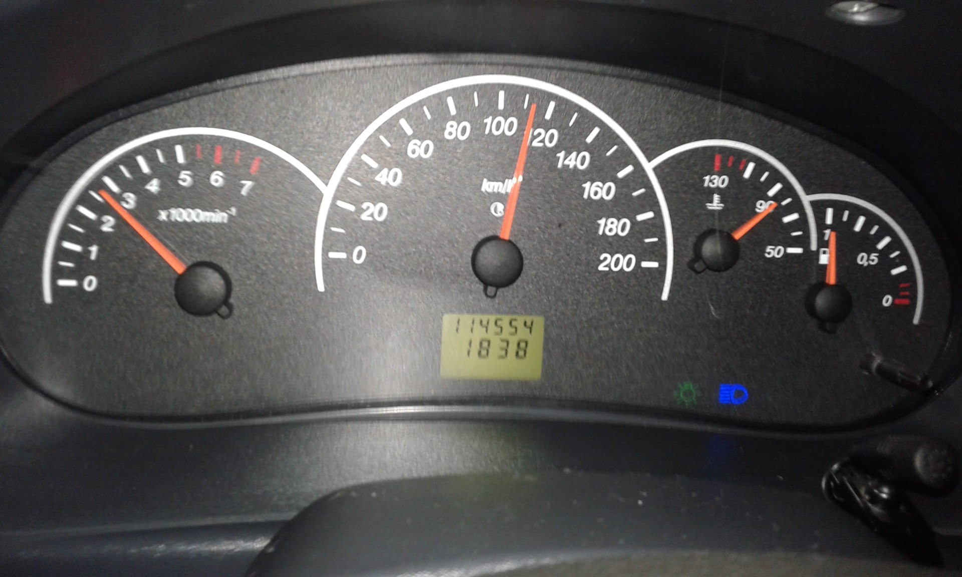 Полный бак — Lada Приора седан, 1,6 л, 2009 года | заправка | DRIVE2