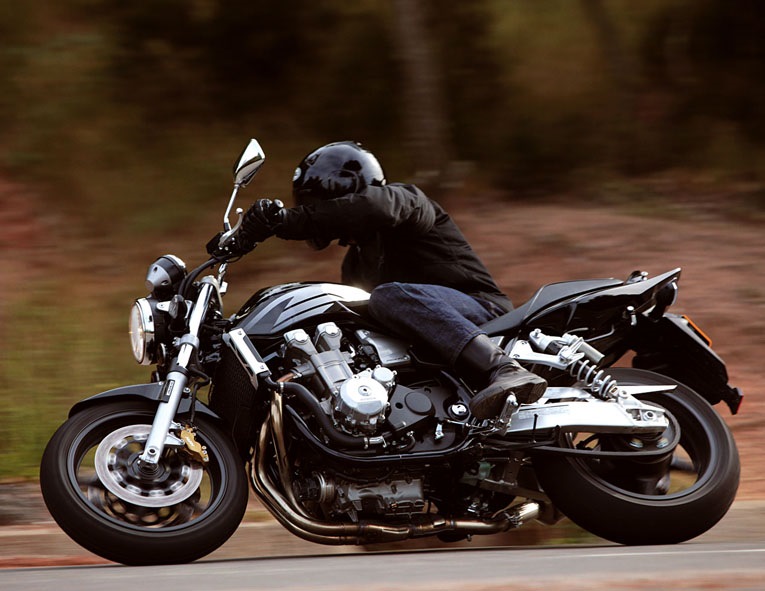 Перекраска мотоцикла Honda X4. Аквапечать. — DRIVE2