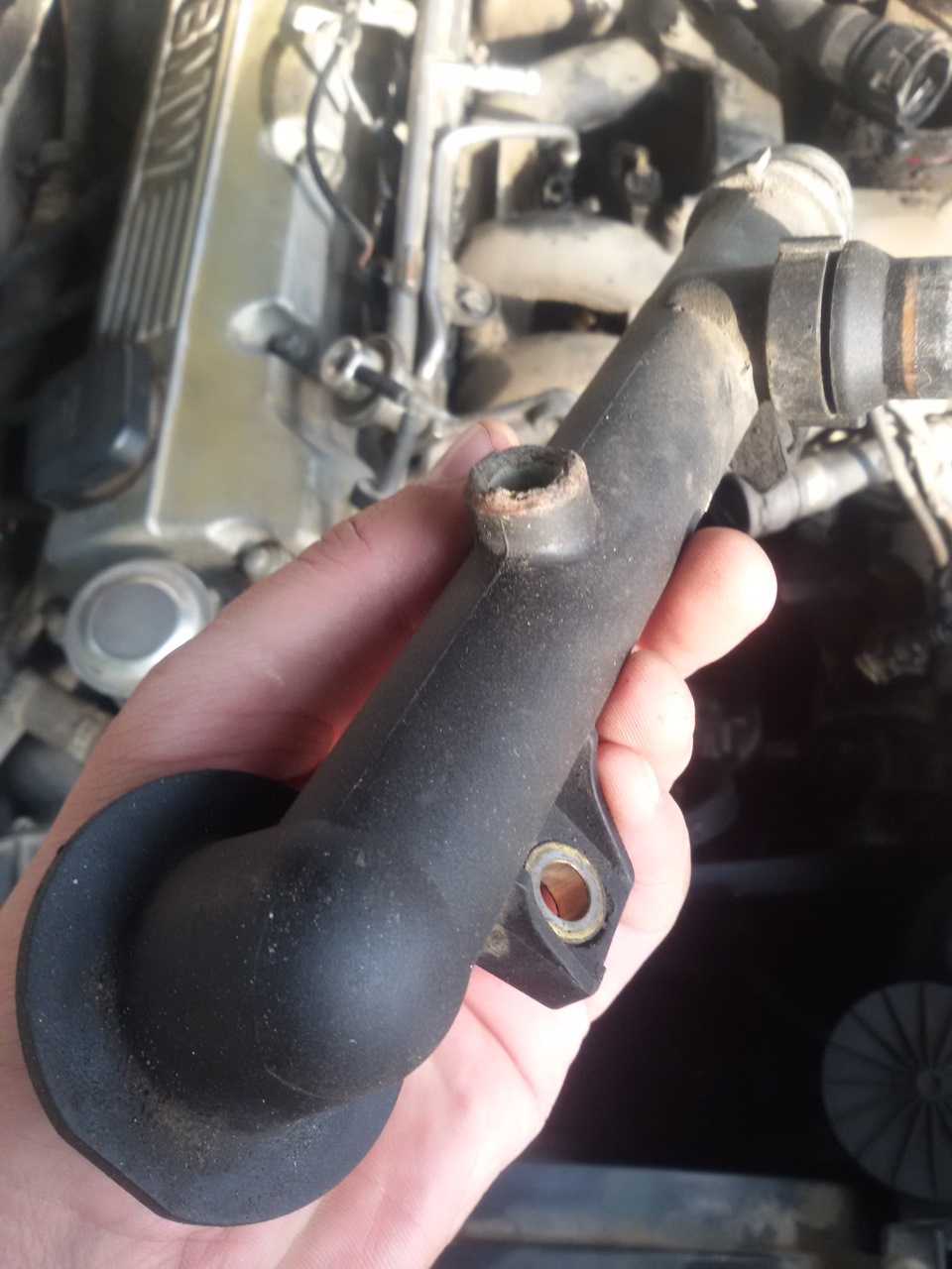 8. фланец системы охлаждения passat b1. 6 adp. венто фланец охлаждения. фланец термостата passat 1.