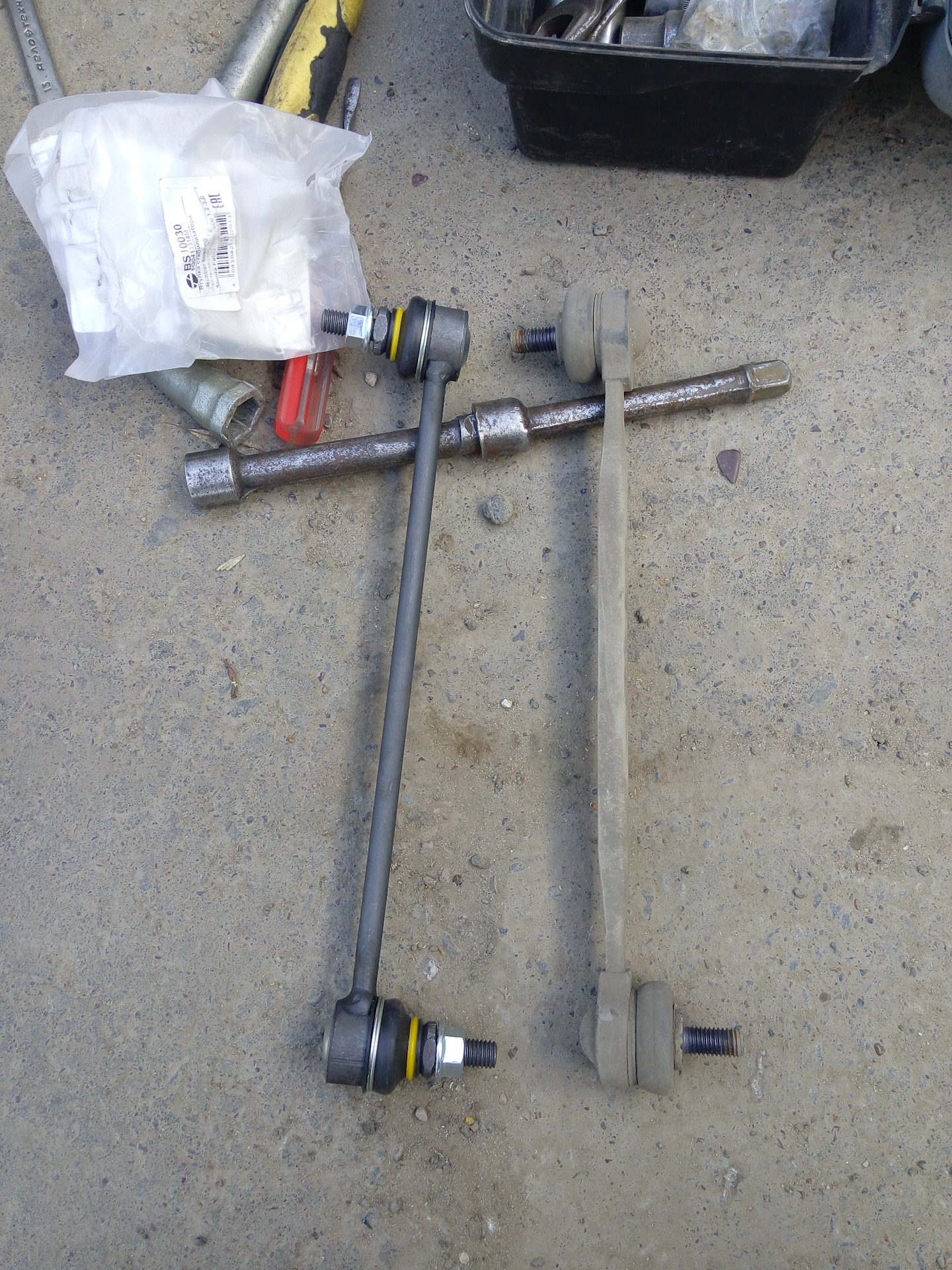 Купить Стойки Шкода Фабия 1