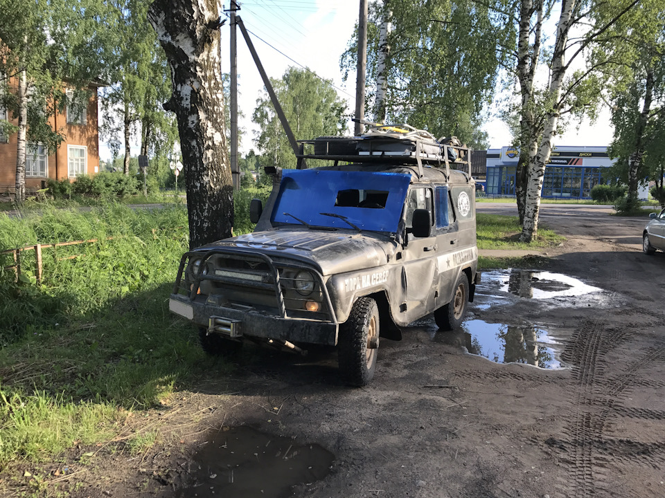 В Вельске — Chevrolet Tahoe (GMT900)