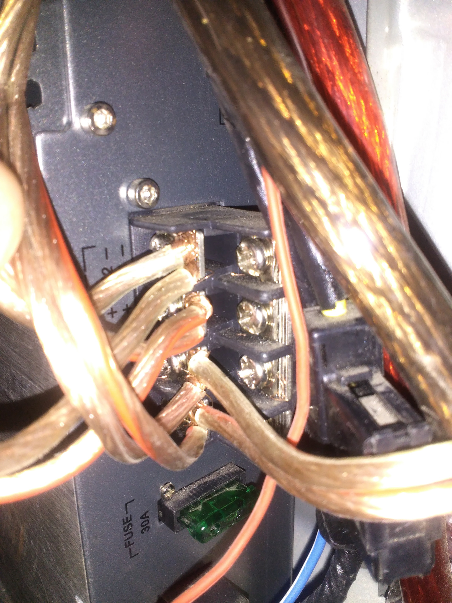 Нет звука в задних динамиках — Renault Symbol, 1,4 л, 2002 года ...