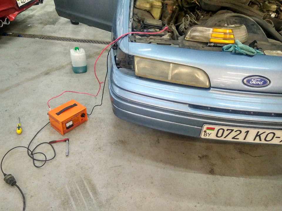 Фото в бортжурнале Ford Crown Victoria (1G)