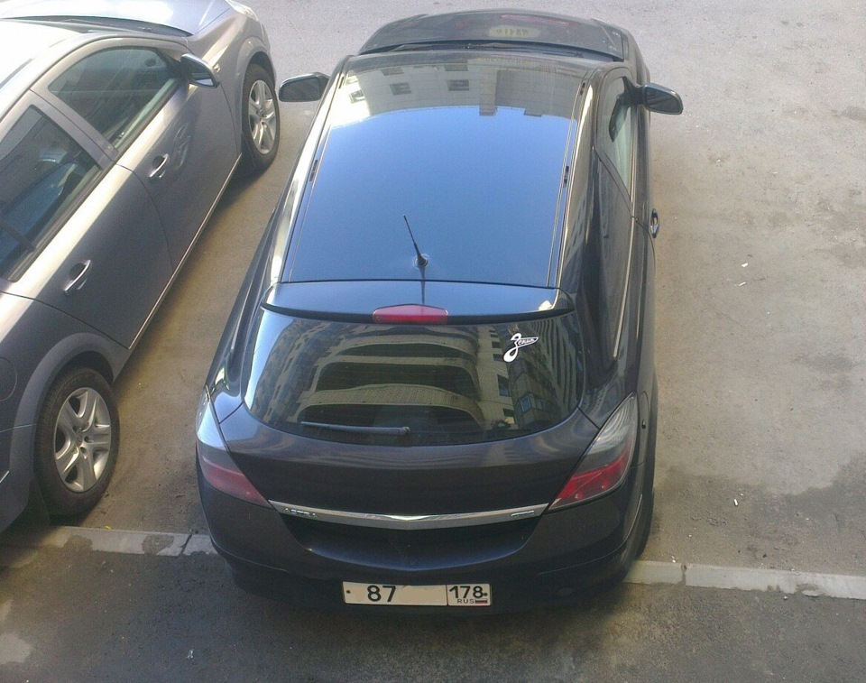 Наклейка "Зенит" — Opel Astra H GTC, 1,6 л, 2007 года | фотография | DRIVE2