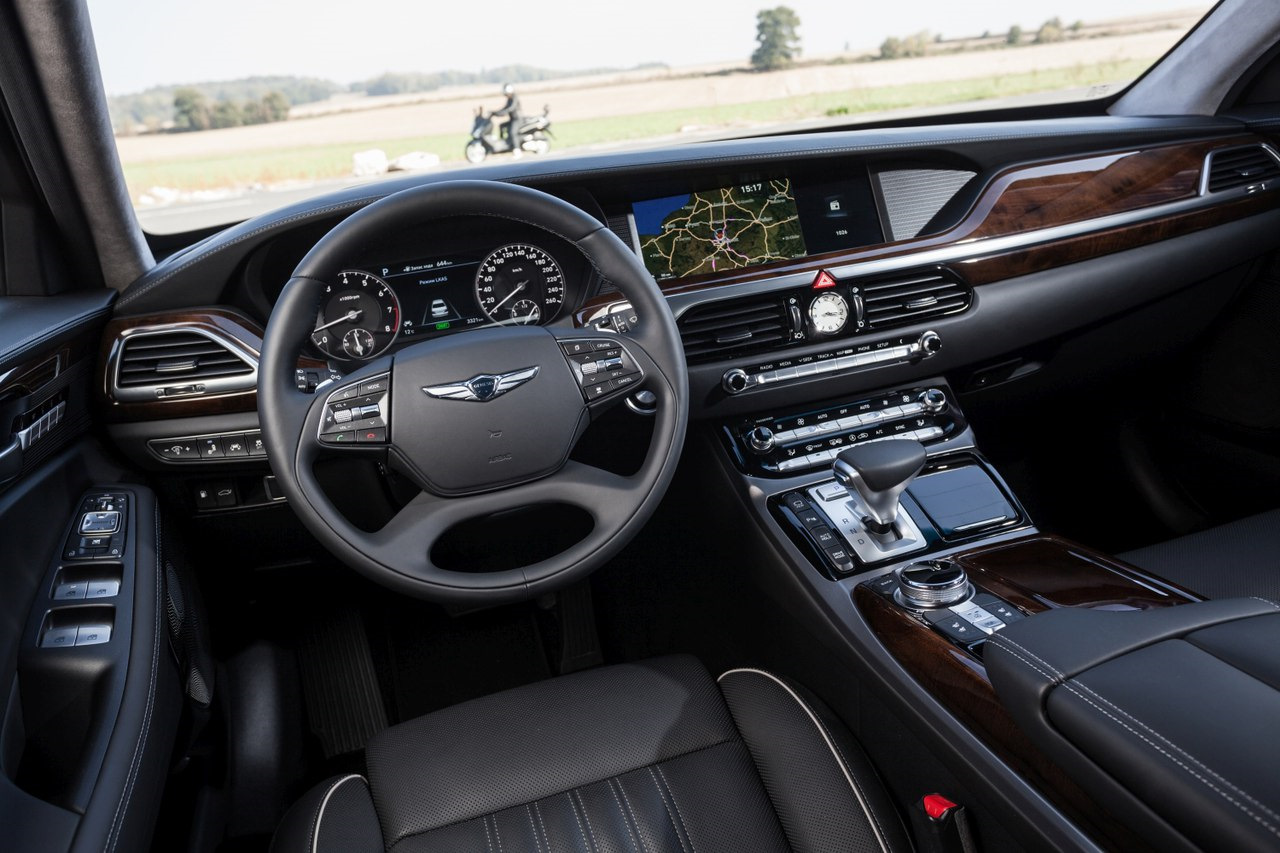 Genesis g90 interior. Genesis g90 limousine 2021. Genesis g90 салон. Genesis g90 салон. G90 салон.