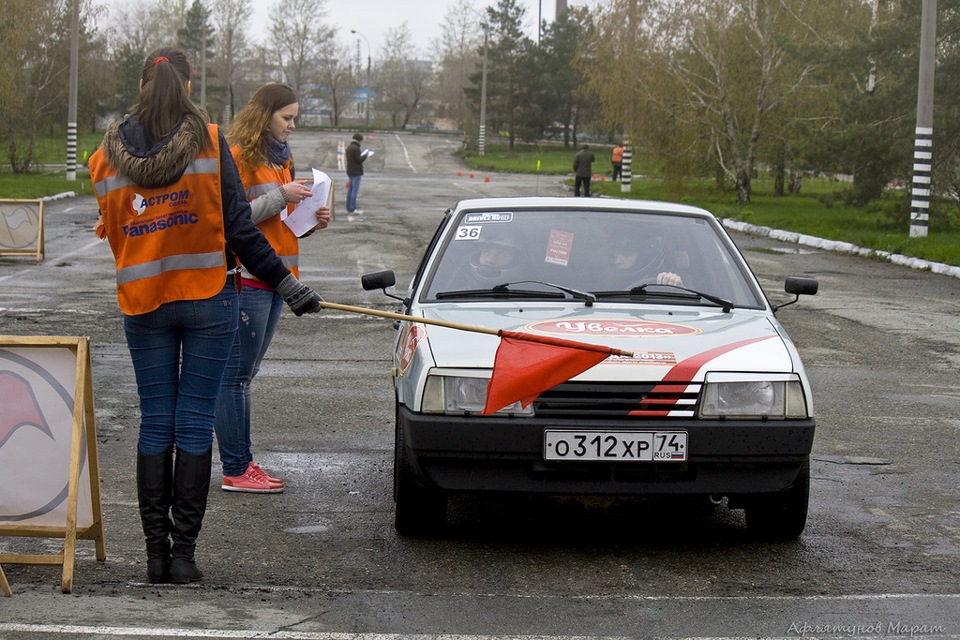 В торопях. Прибежали в избу дети, второпях зовут отца: - тятя, тятя!. В торопях. Афоризмы про глупых людей. В торопях.