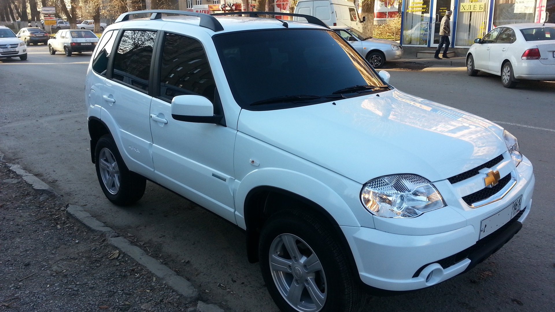 Chevrolet Niva черная