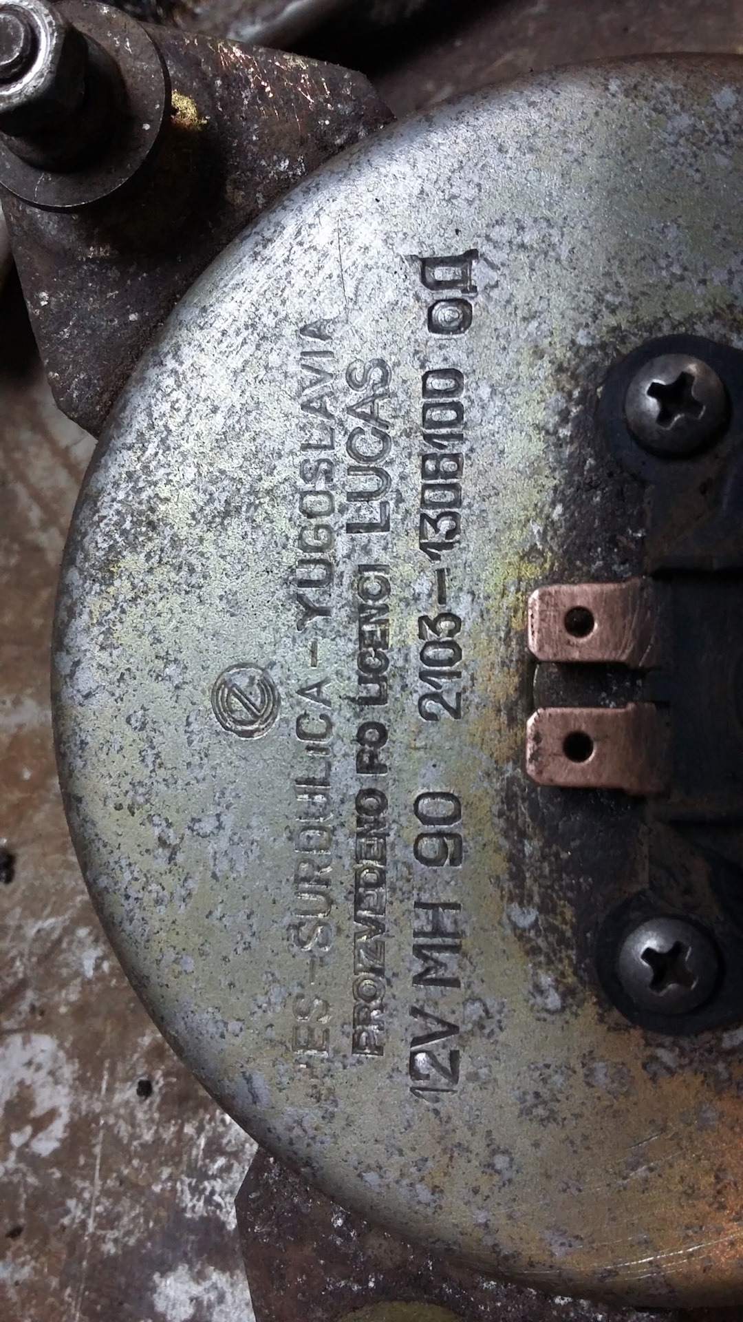 Замена прокладки клапанной крышки + покраска — Lada 2107, 1,5 л, 1990 ...