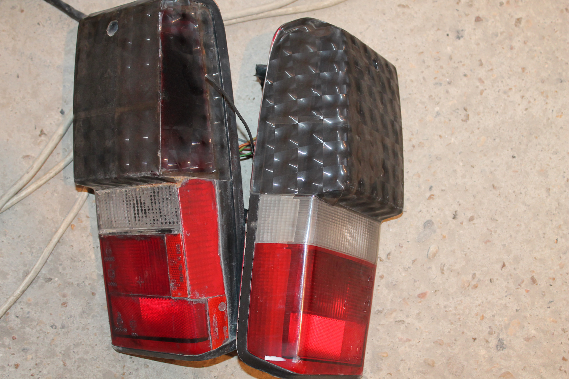 Замена задних блоков фонарей на Nissan Patrol - Nissan Patrol (W260), 4,2 л, 199