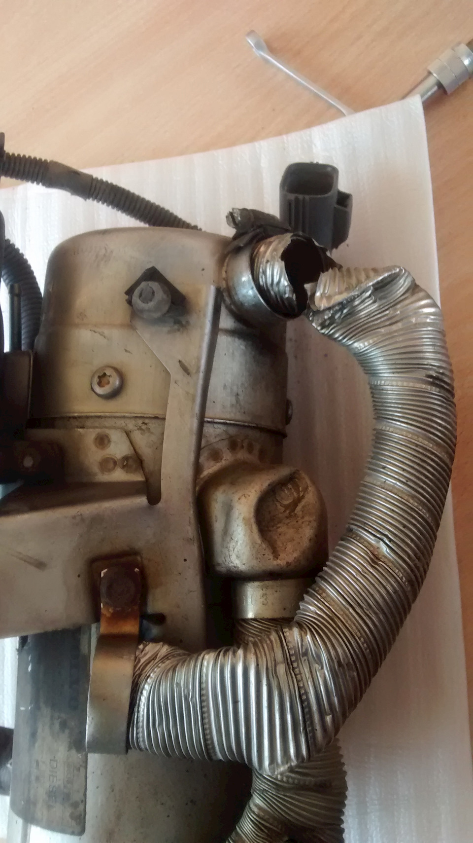 замят выпуск и кронштейн — Volvo S80 (1G)